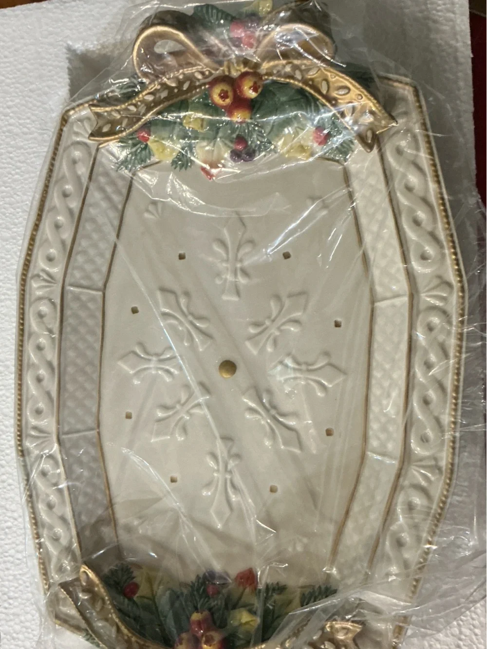 Fitz and Floyd Cream and Gold Snowy Woods oval platter